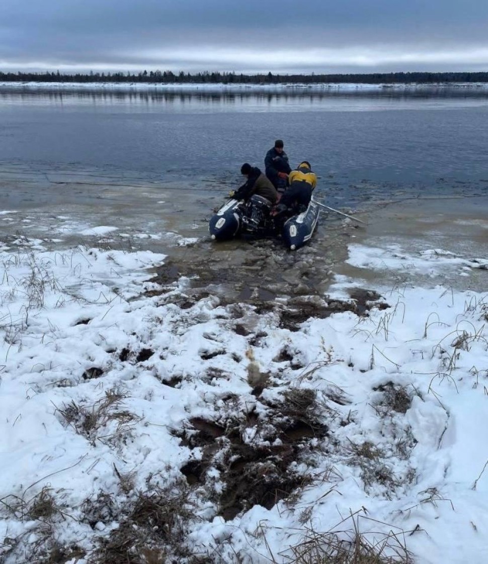 Водолазы Центра гражданской защиты ищут пропавших на воде рыбаков |  31.10.2023 | Северодвинск - БезФормата